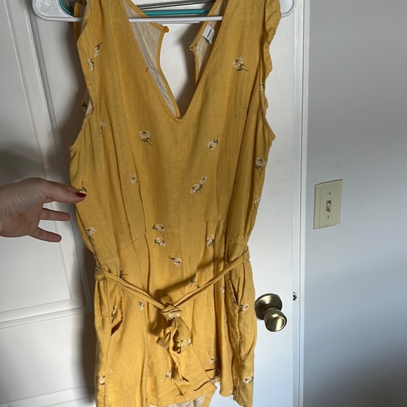 Yellow romper - Picture 1 of 5